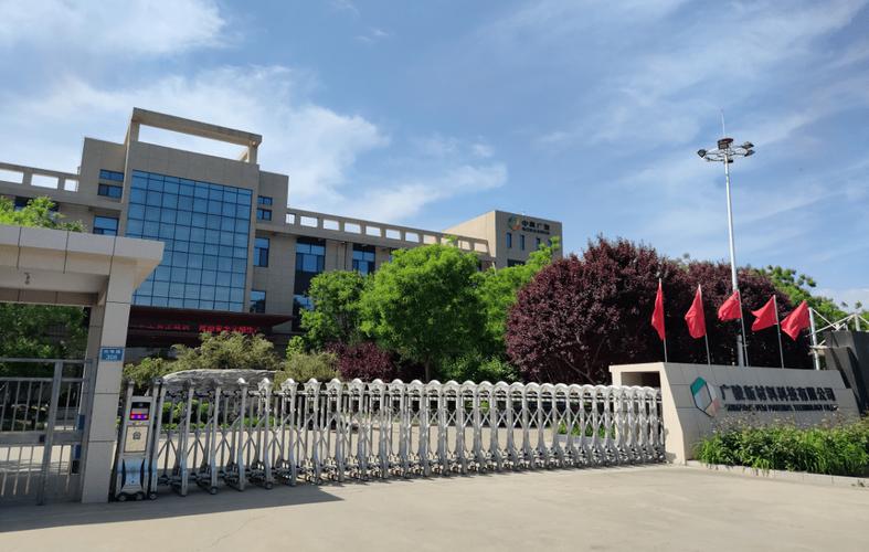 公司始终围绕绿色建筑节能装饰材料和技术